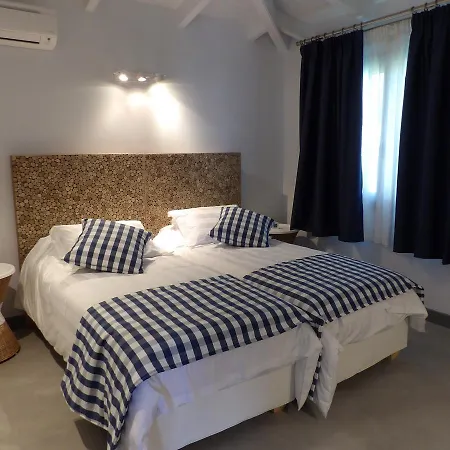 Ren Villa *