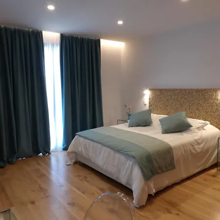 Ren Villa *
